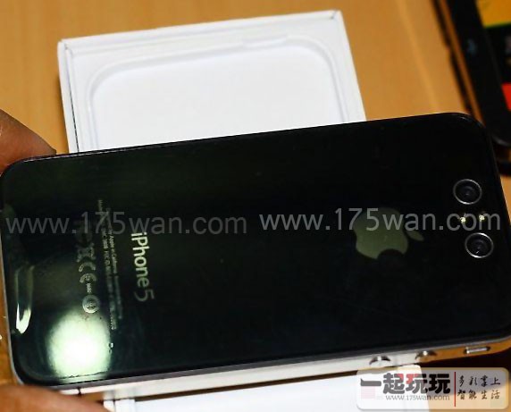 iPhone 5 With 3D Camera Leaked Pictures